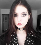 Black Skinny Heart Choker – Adjustable