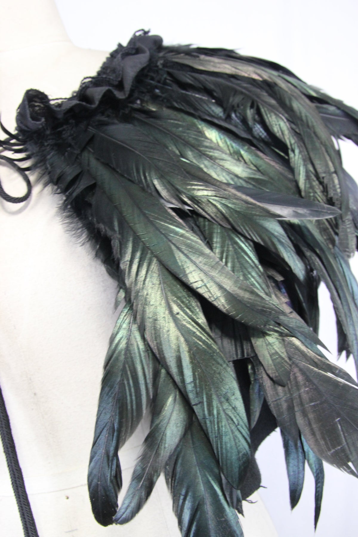 Gothic Raven Faux Feather Cape – 30cm