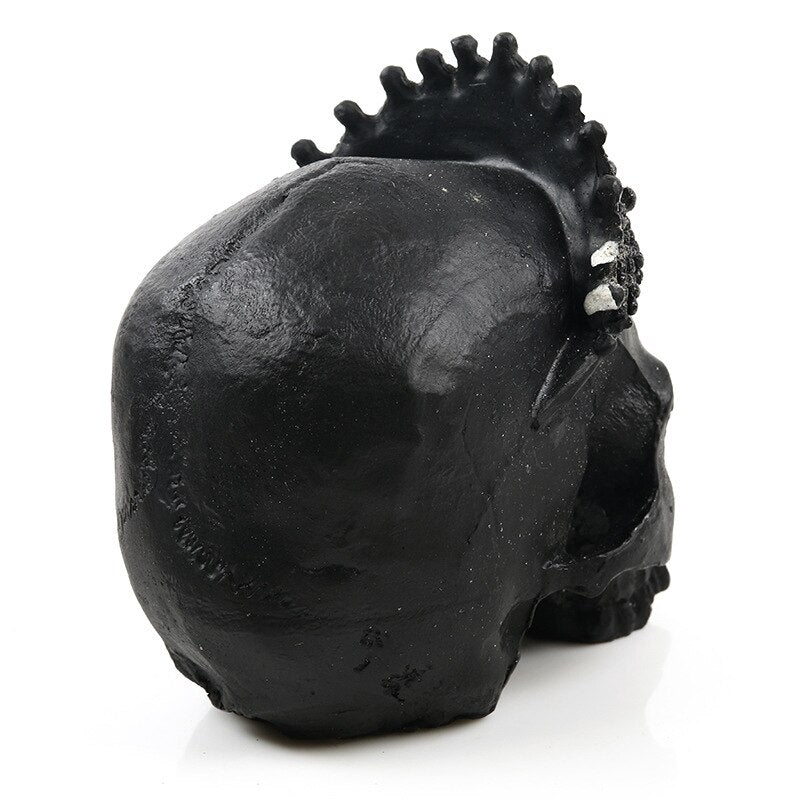 Crowned Skull Resin Decoration – 17 cm