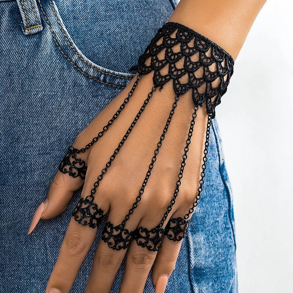 Women's Gothic Lace Bracelet – Black