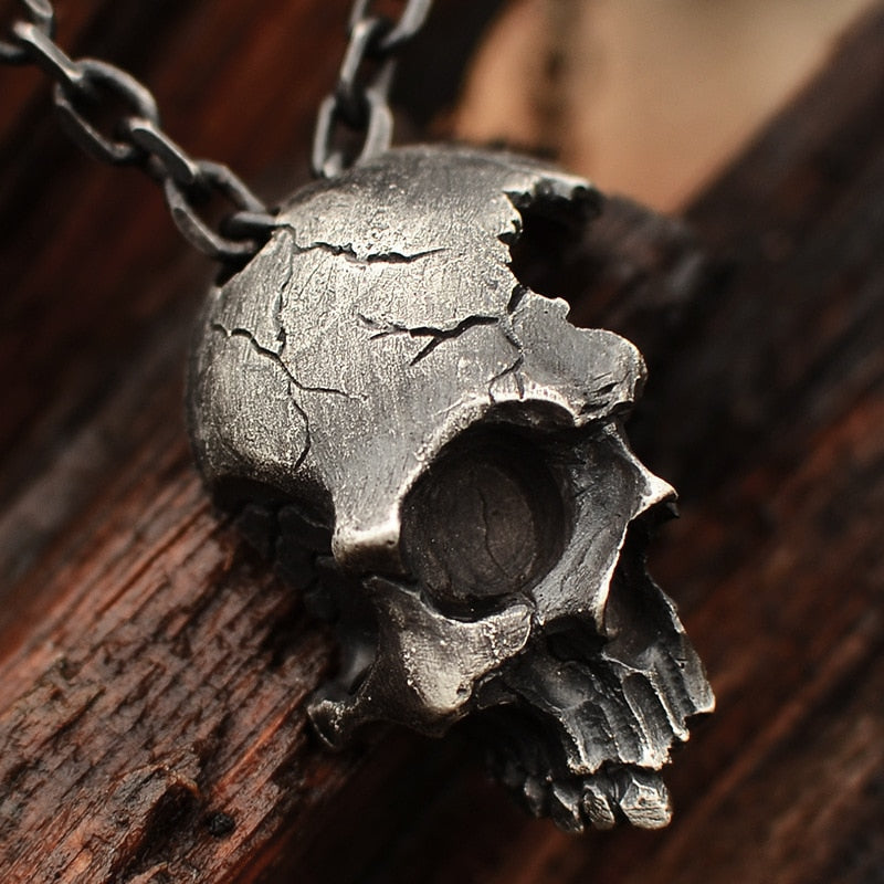 Men's Gothic Half Skull Pendant Necklace – 70cm Chain