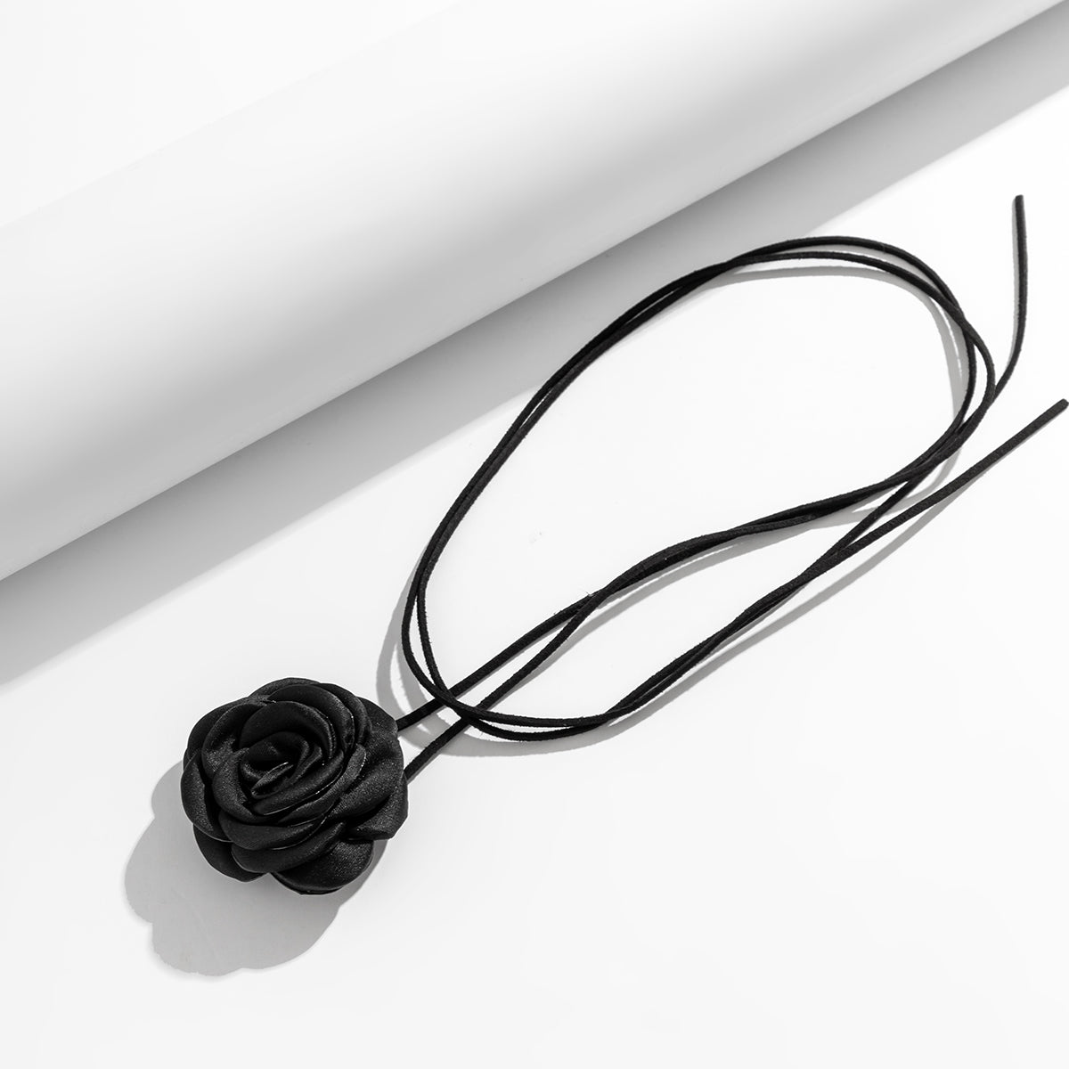 Gothic Velvet Rose Choker – Black & Red