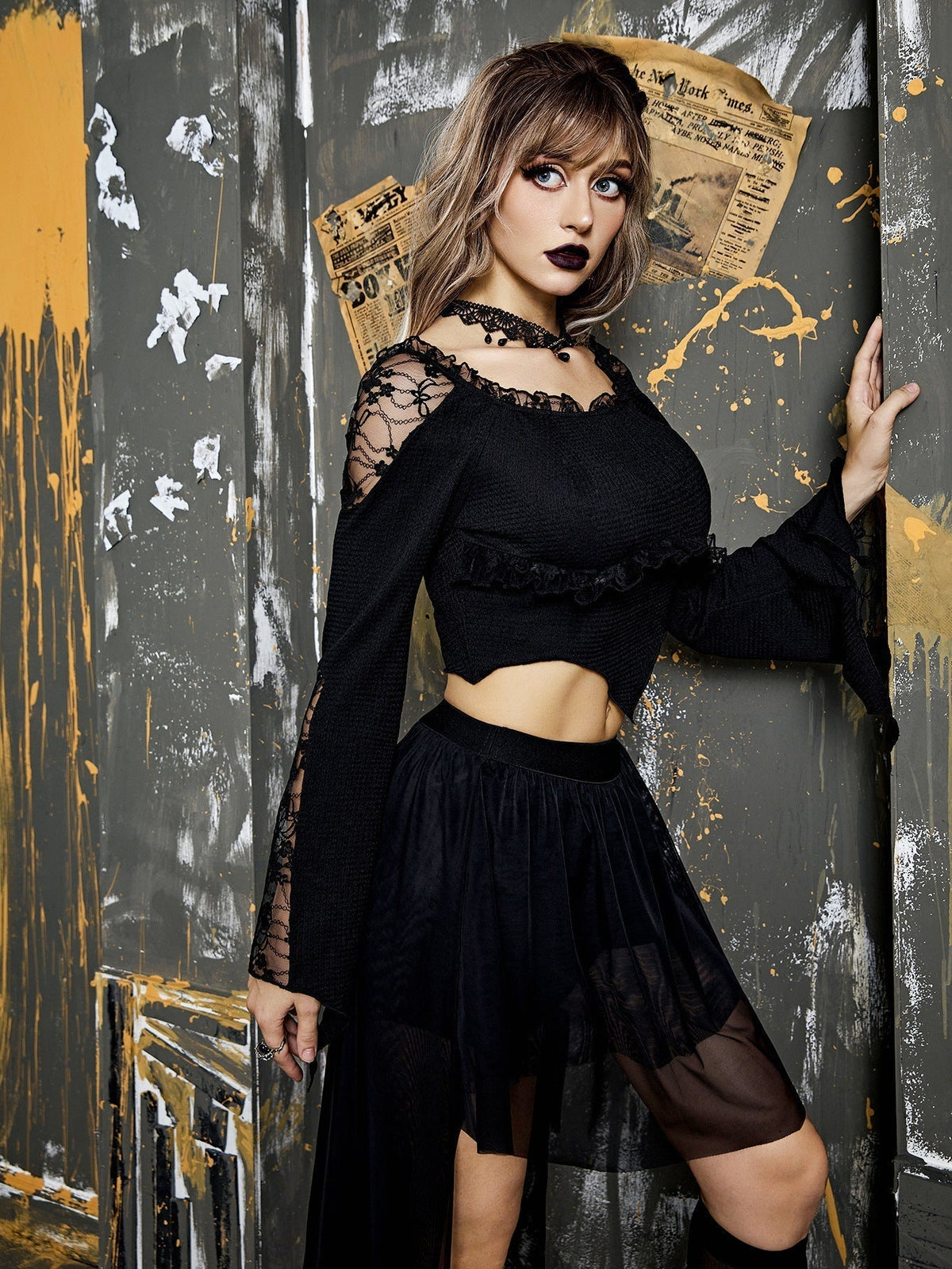 Crop Top With Lace Accents – S–L