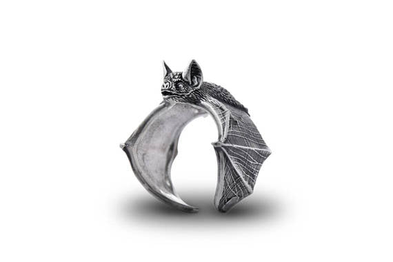 Adjustable Gothic Bat Ring – Zinc Alloy