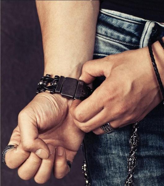 Men's Gothic Woven Leather Skull Bracelet – 20 & 22cm