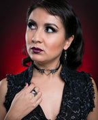 Nocte Amor Bat-Wing Heart Choker – Black