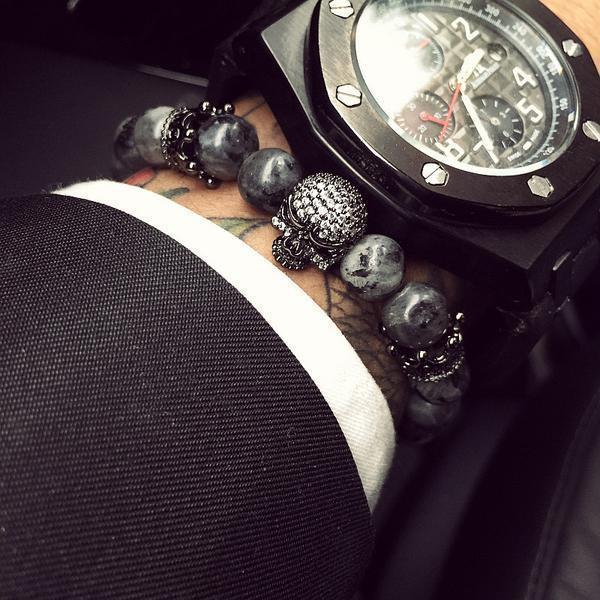 Gothic Natural Stone Skull Bead Bracelet – 18–21cm
