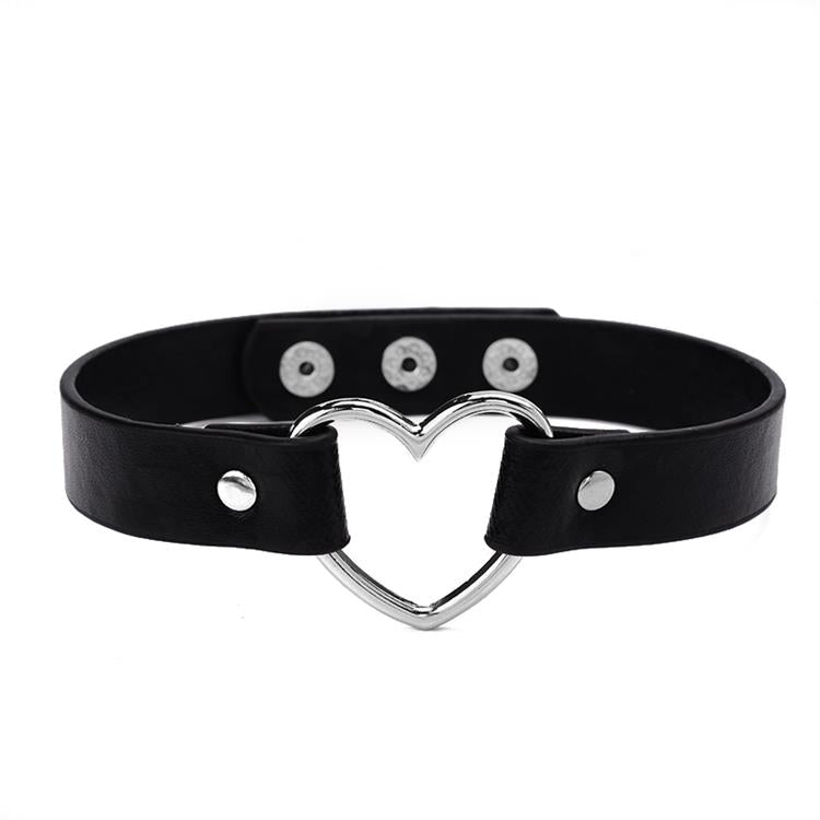Black Skinny Heart Choker – Adjustable