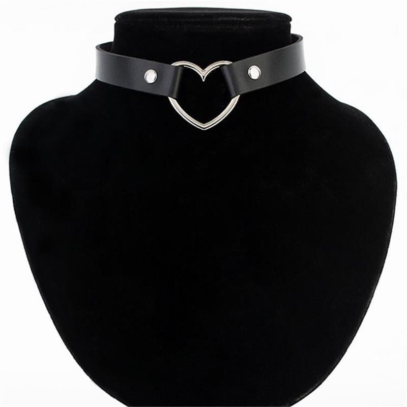 Black Skinny Heart Choker – Adjustable