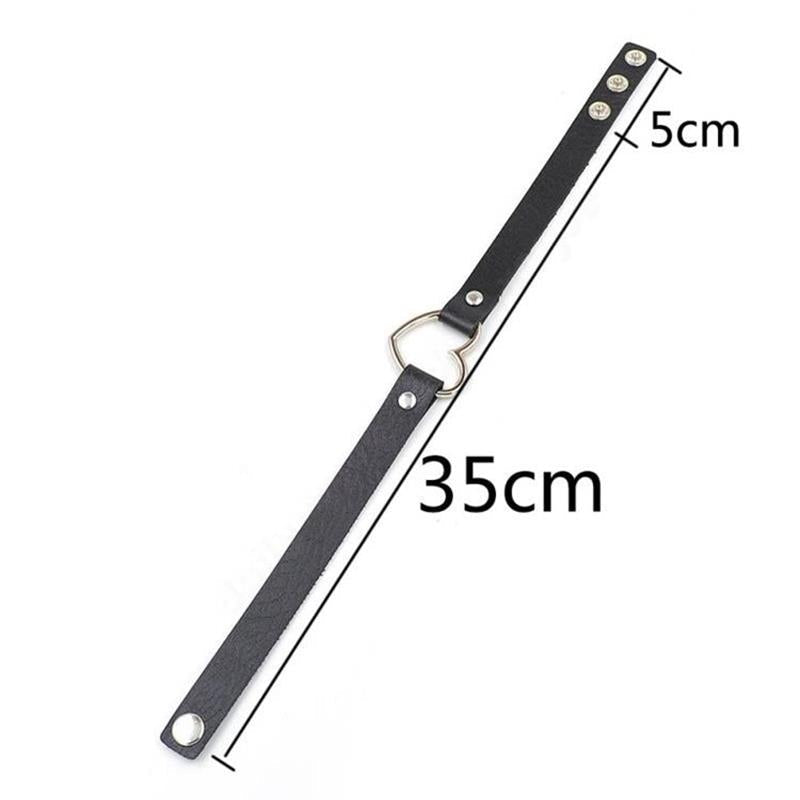 Black Skinny Heart Choker – Adjustable